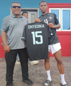 Onyedika Presents Jersey to FC Ebedei