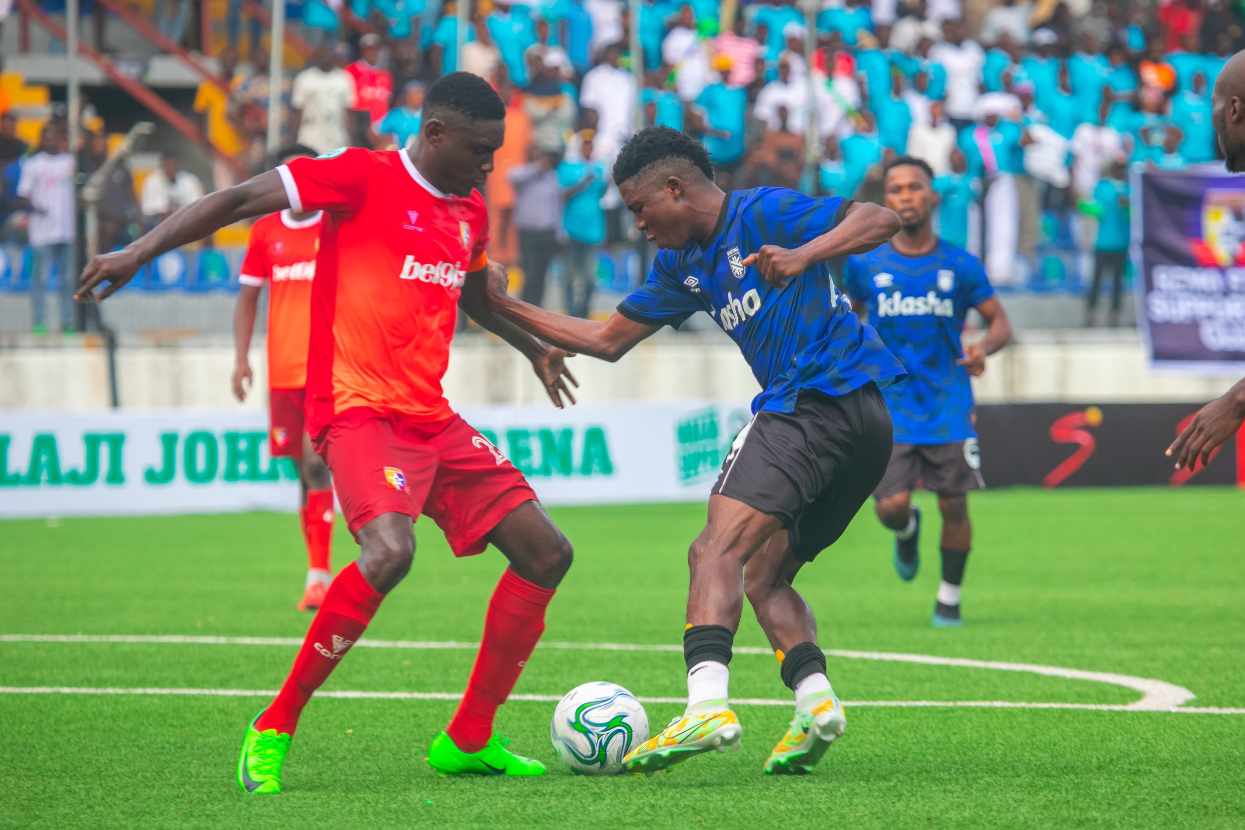 Nduka(Remo Stars) and Rivio(Sporting Lagos) - Photo Credit: Adelase Jamiu