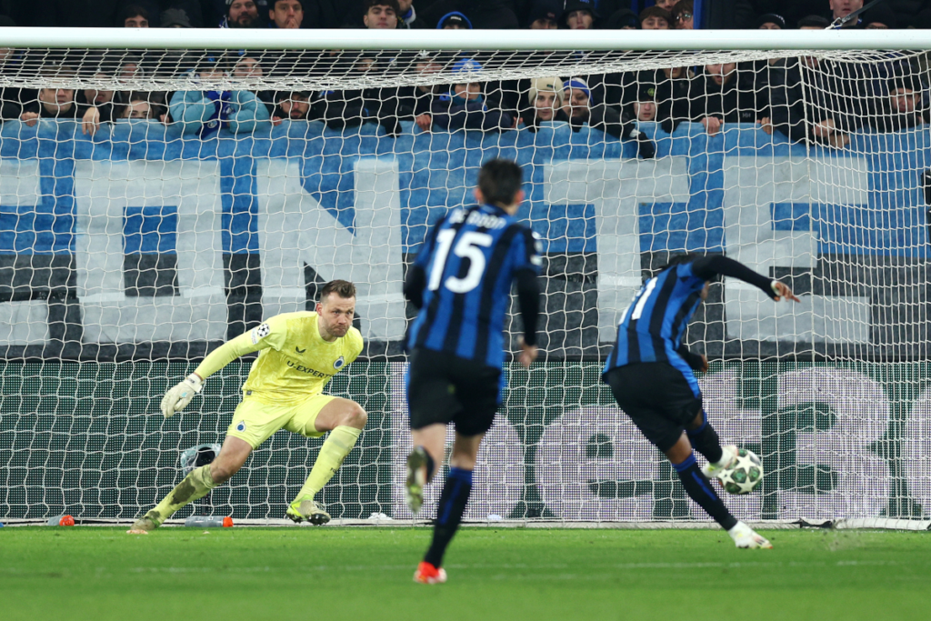Mignolet saves Ademola's kick