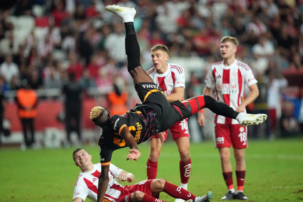 Osimhen Hits overhead kick against Antalyaspor